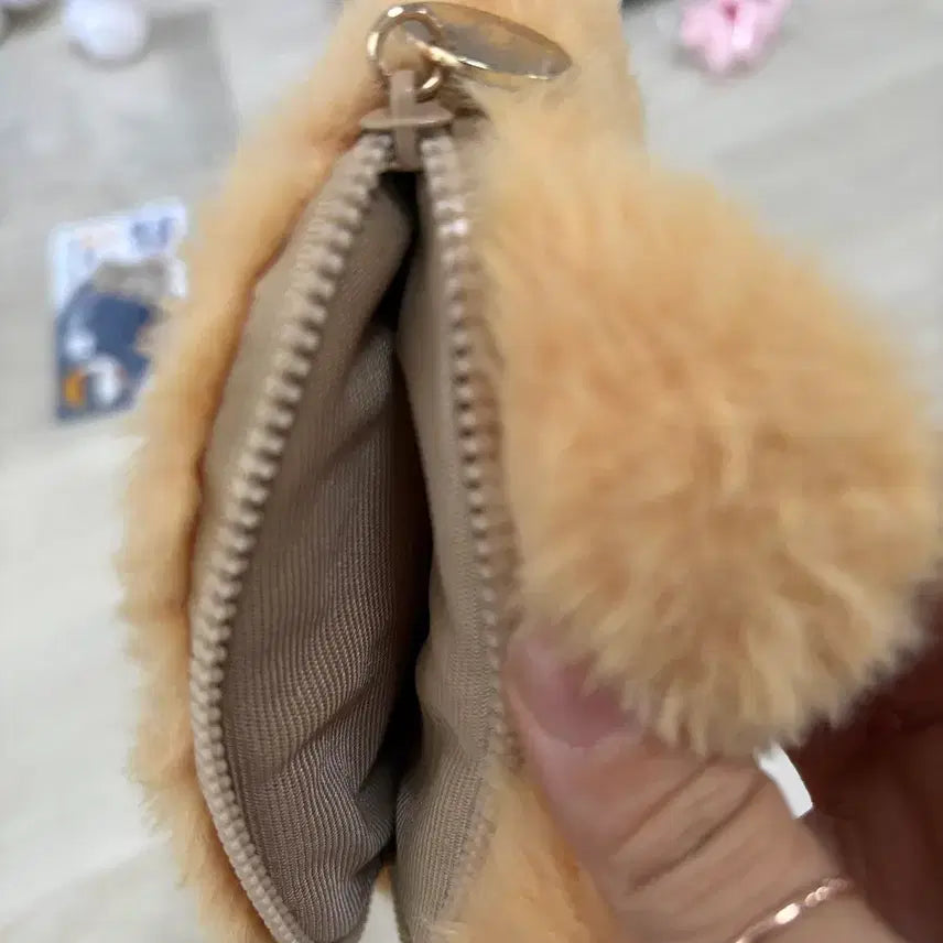 [BUNJANG] Furry Pouch / 터래기 파우치