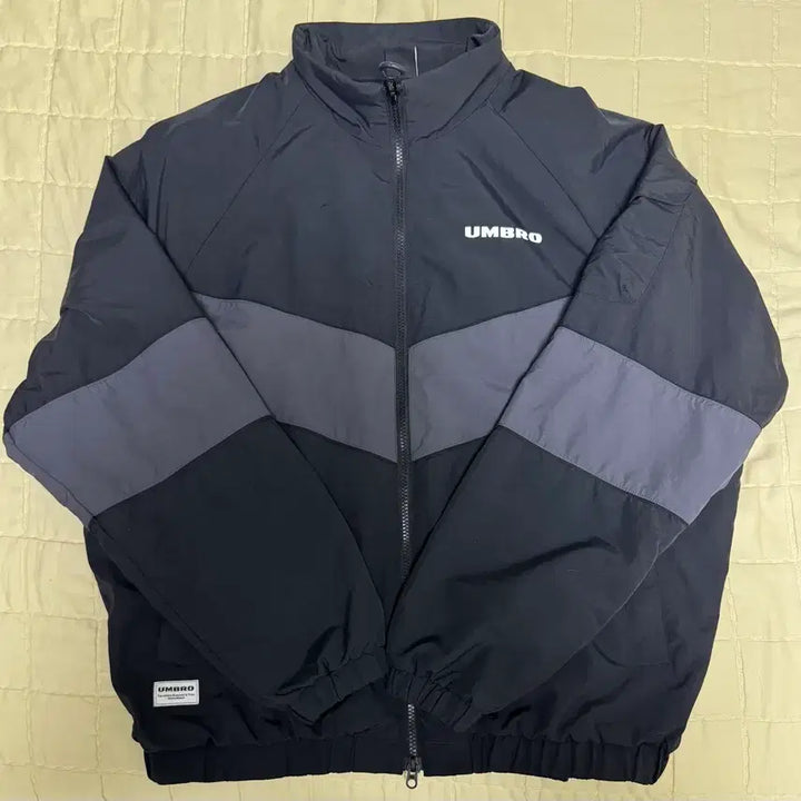 [BUNJANG] Umbro Ranger Windbreaker Warm-up Jacket Black / 엄브로 레인저 윈드브레이커 웜업 자켓 블랙