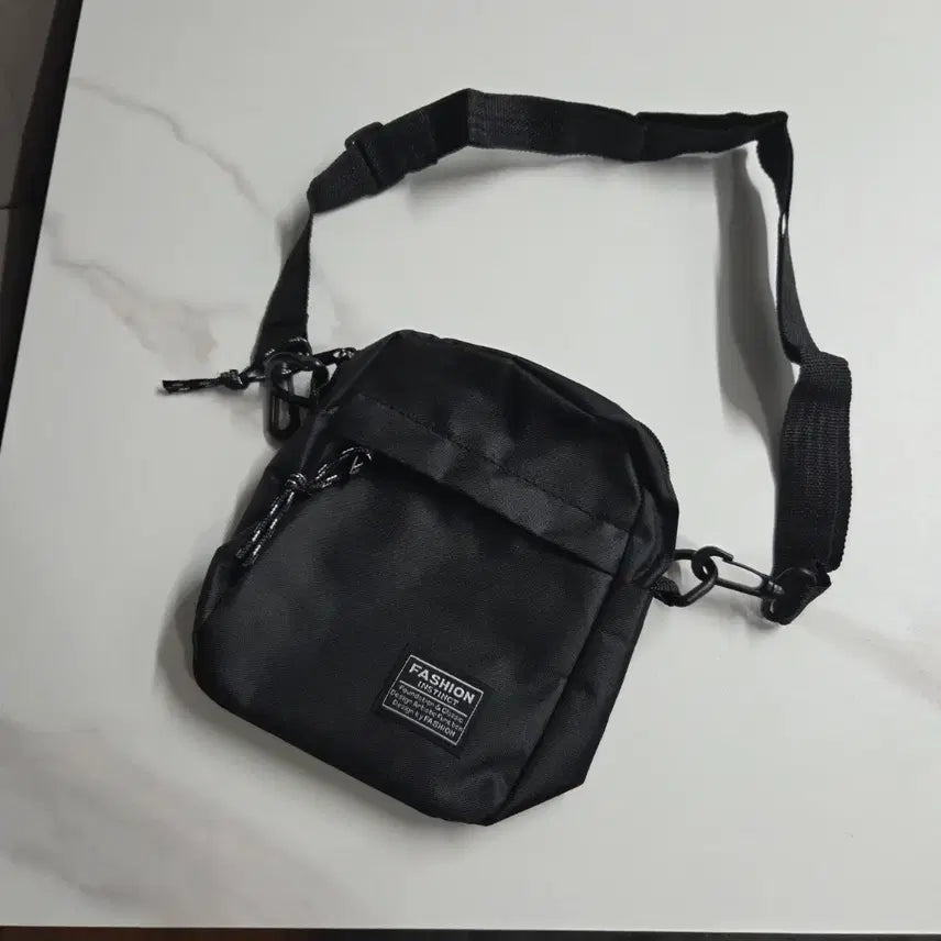 [BUNJANG] Mini Crossbody Bag - Black / 미니 크로스백 공용 새상품