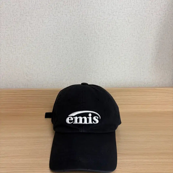 [BUNJANG] Emis Logo Black Ball Cap / emis 이미스 로고 블랙 볼캡