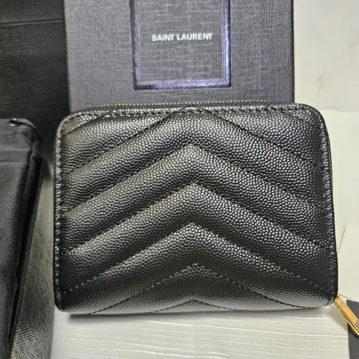[BUNJANG] Saint Laurent Monogram Zip Wallet Black / (최상급) 생로랑 모노그램 지퍼 금장 반지갑 블랙