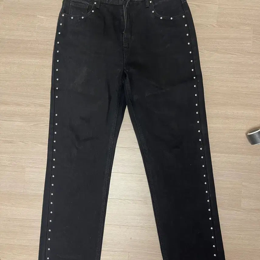 [BUNJANG] Extra Ordinary Studded Denim Jeans (L) / 엑스트라 오디너리 스터드 데님