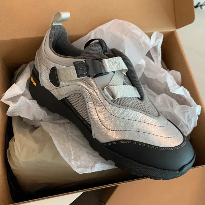 [BUNJANG] Archive Appke Vibram Silver Sneakers (240) / 새제품) 아카이브앱크 비브람 실버 240(37) 스니커즈