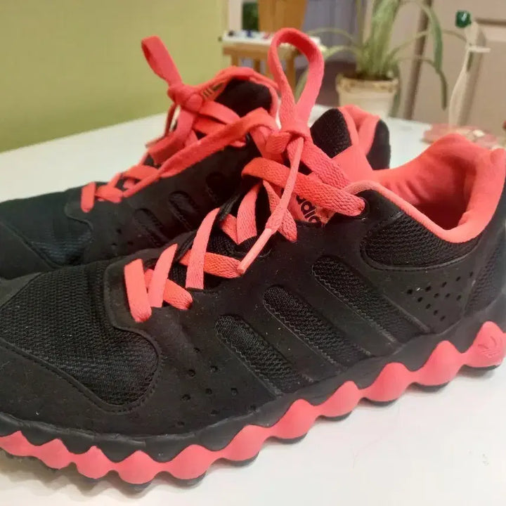 [BUNJANG] Adidas Mega Softcell Blackpink Sneakers (245mm) / 아디다스 Adidas 메가 소프트셀 블랙핑크 운동화 245미리. 새상품급
