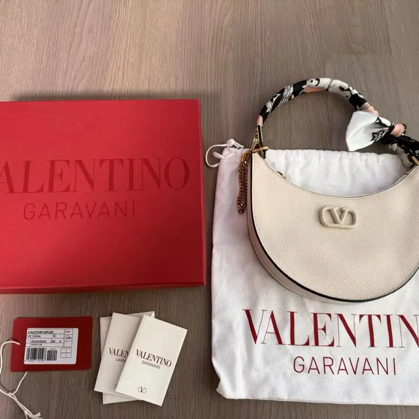 [BUNJANG] Valentino Half Moon Mini Hobo Bag / 발렌티노 하프문 미니백