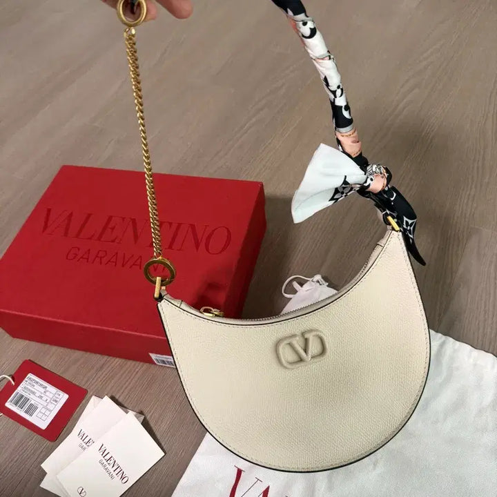 [BUNJANG] Valentino Half Moon Mini Hobo Bag / 발렌티노 하프문 미니백