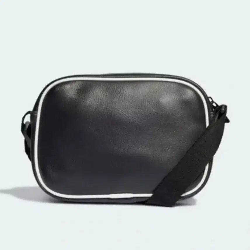 [BUNJANG] Adidas Adicolor Classic Mini Airliner Bag (Black) / 아디다스 아디컬러 클래식 미니 에어라이너 백 (블랙)