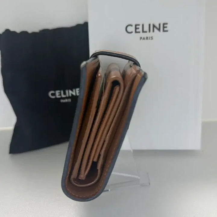 [BUNJANG] Celine Triomphe Canvas Bi-fold Wallet Brown / 셀린느 트리옹프 지갑 브라운