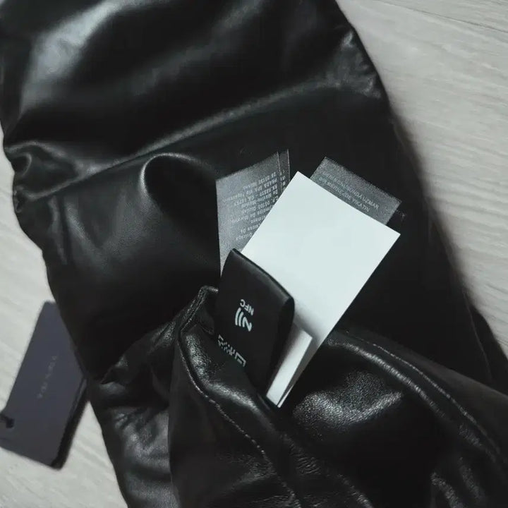 [BUNJANG] Prada Nappa Padded Goose Down Scarf / 프라다 나파 소프트 구스 머플러(패디드 머플러)