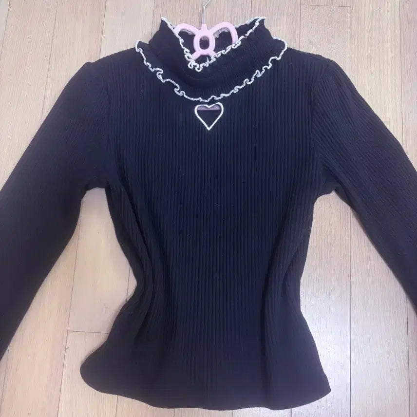 [BUNJANG] MA*RS Heart Punching Knit Long Sleeve Black / MA*RS 마즈 하트펀칭 니트 긴팔 검정 지뢰계 양산형 스나