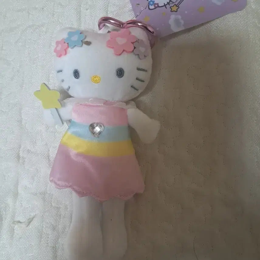 [BUNJANG] Hello Kitty Floral Charm Keychain / 꽃장식롱키티키링