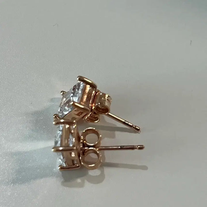 [BUNJANG] SIEA Baguette Cut Earrings (7mm x 5mm) / 시에 바게트 컷 이어링