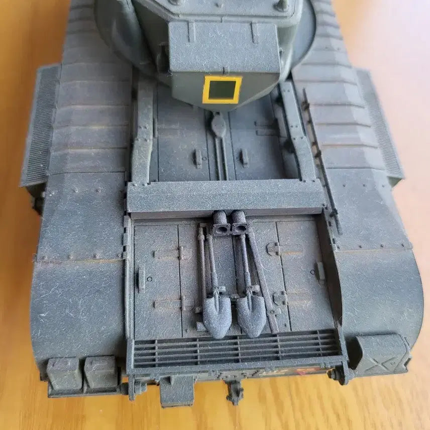 [BUNJANG] 1/35 Scale Britain Tank Model Kit - Finished Product / 브리튼 탱크 모형 완제품