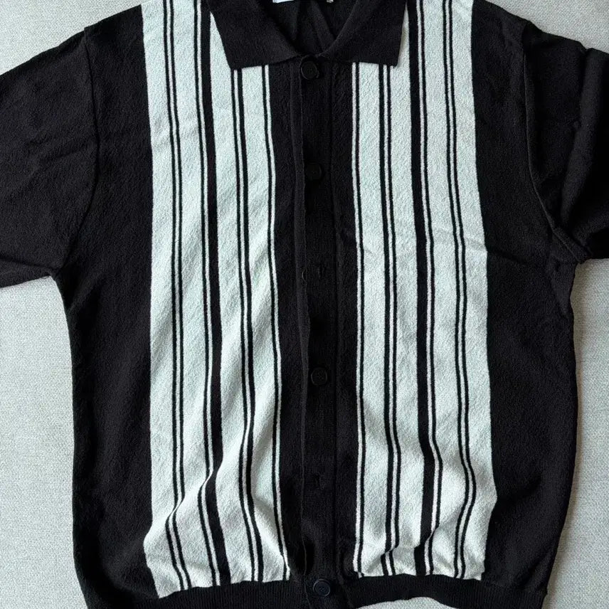 [BUNJANG] Nitted Ready Short-Sleeve Button-Up Shirt / 니티드 레디 반팔 버튼업 셔츠 가디건
