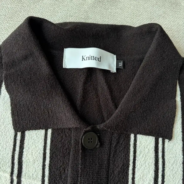 [BUNJANG] Nitted Ready Short-Sleeve Button-Up Shirt / 니티드 레디 반팔 버튼업 셔츠 가디건