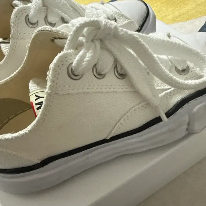 [BUNJANG] Maison Mihara Yasuhiro White Canvas Sneakers / MMY 화이트 스니커즈 컨버스화 (메종 미하라)