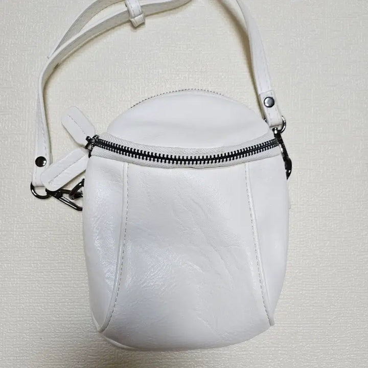 [BUNJANG] Mini Crossbody Bag White / (실착1회) 미니크로스백 화이트 가방
