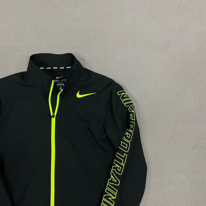 [BUNJANG] Nike Training Zip-up Jacket (Size 95/M) / 나이키 트레이닝 집업 95