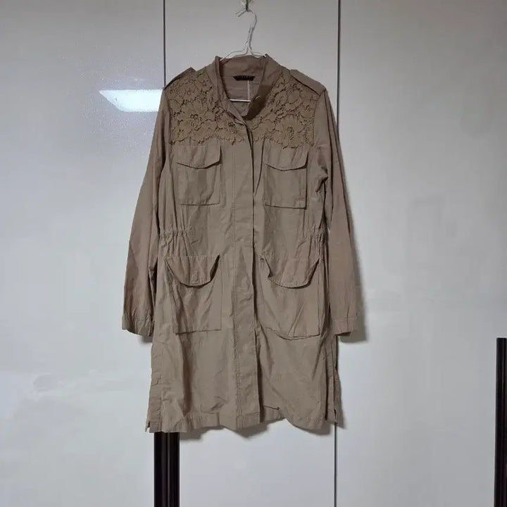 [BUNJANG] Sigrley Lace Embellished Field Jacket / 새상품/시글리 레이스 장식 야상 자켓