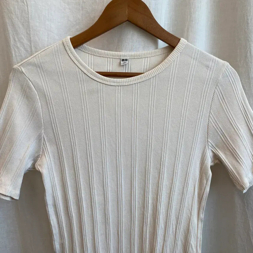 [BUNJANG] GU Ribbed Short-Sleeve T-Shirt (L) / GU 골지 반팔티셔츠(L)