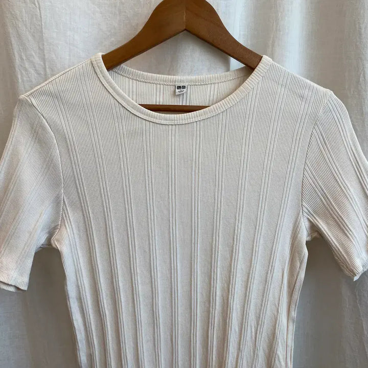 [BUNJANG] GU Ribbed Short-Sleeve T-Shirt (L) / GU 골지 반팔티셔츠(L)