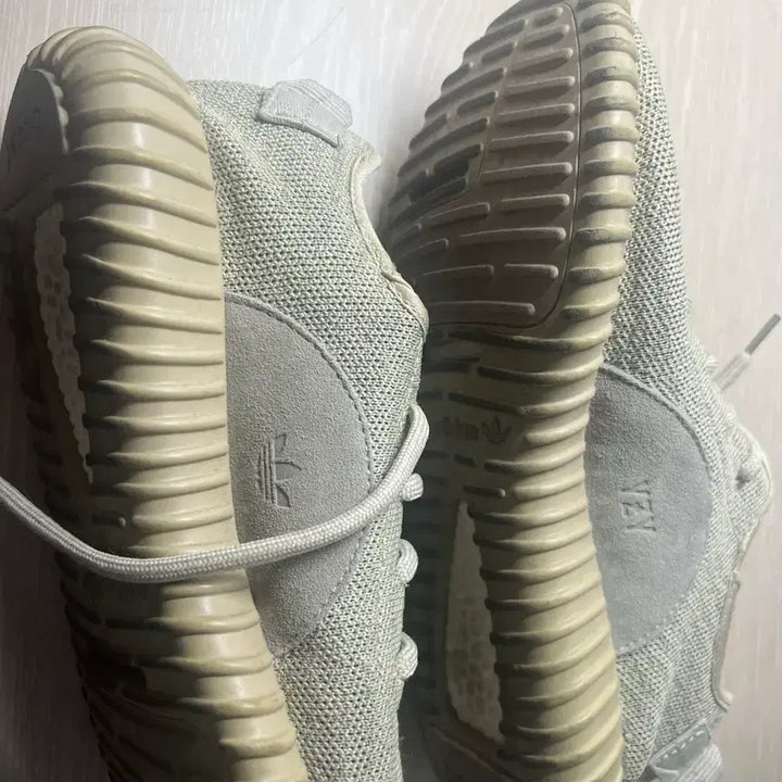 [BUNJANG] Adidas Yeezy Boost Tan 350 (Size 280) / 아디다스 이지부스트 탄 350 280
