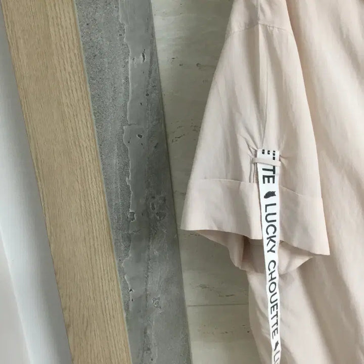 [BUNJANG] Lucky Chouette Short Sleeve Logo Blouse / 럭키슈에뜨 반팔 셔츠 블라우스 free