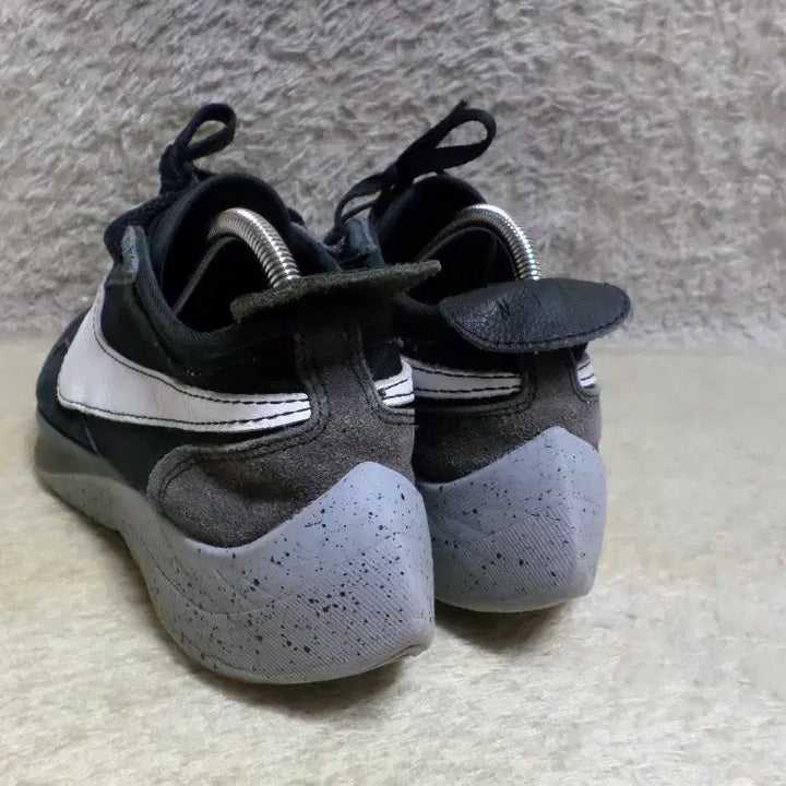 [BUNJANG] Nike Moon Racer Black Sneakers / 후루룩구제2 265 나이키 문레이서 블랙 운동화 중고 신발 260509