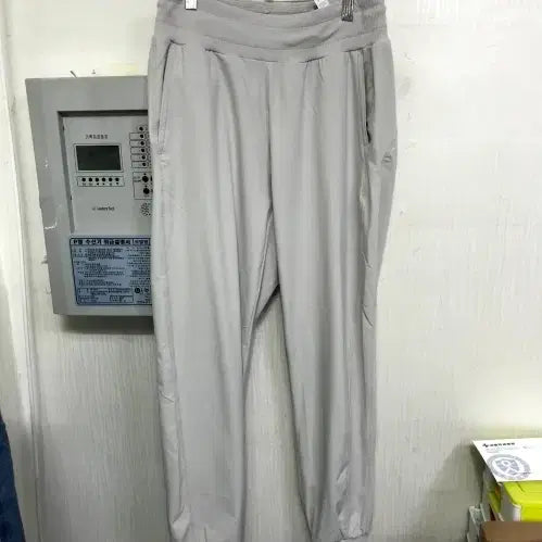 [BUNJANG] Andar Pants Size 4 / 안다르 바지