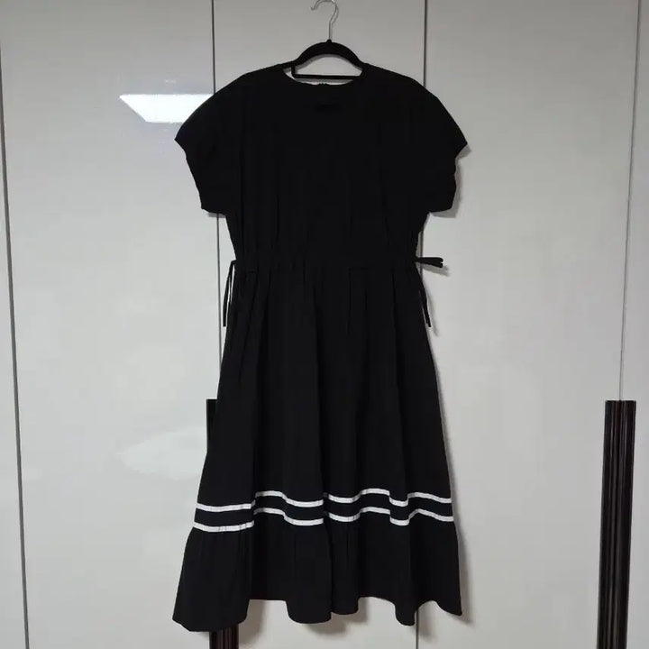 [BUNJANG] Black Banding Midi Dress White Stripe / 블랙 밴딩 원피스 흰색 스트라이프