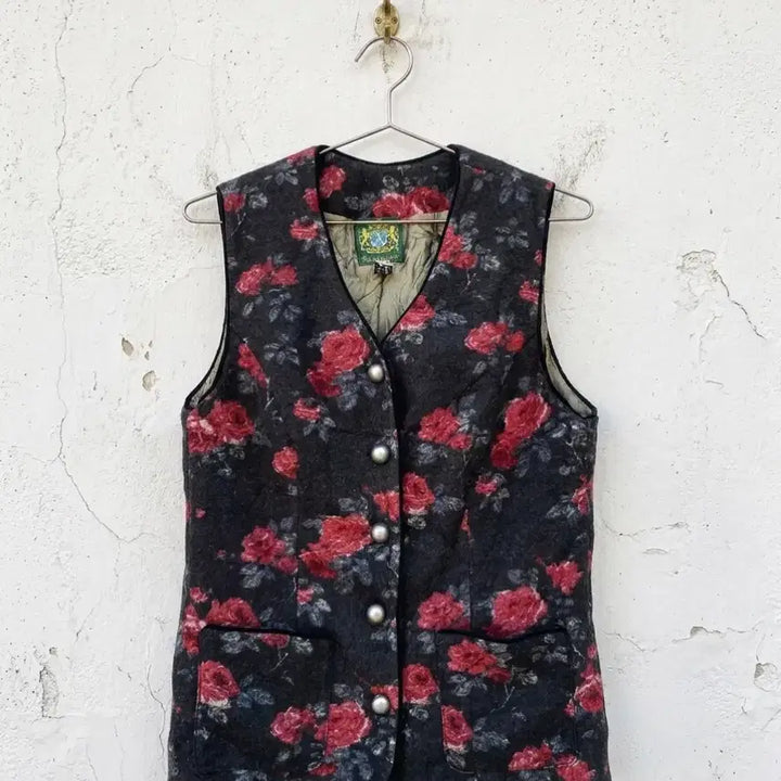 [BUNJANG] Hammerschmid Rose Pattern Wool Vest / 해머슈미트 장미 패턴 울 베스트