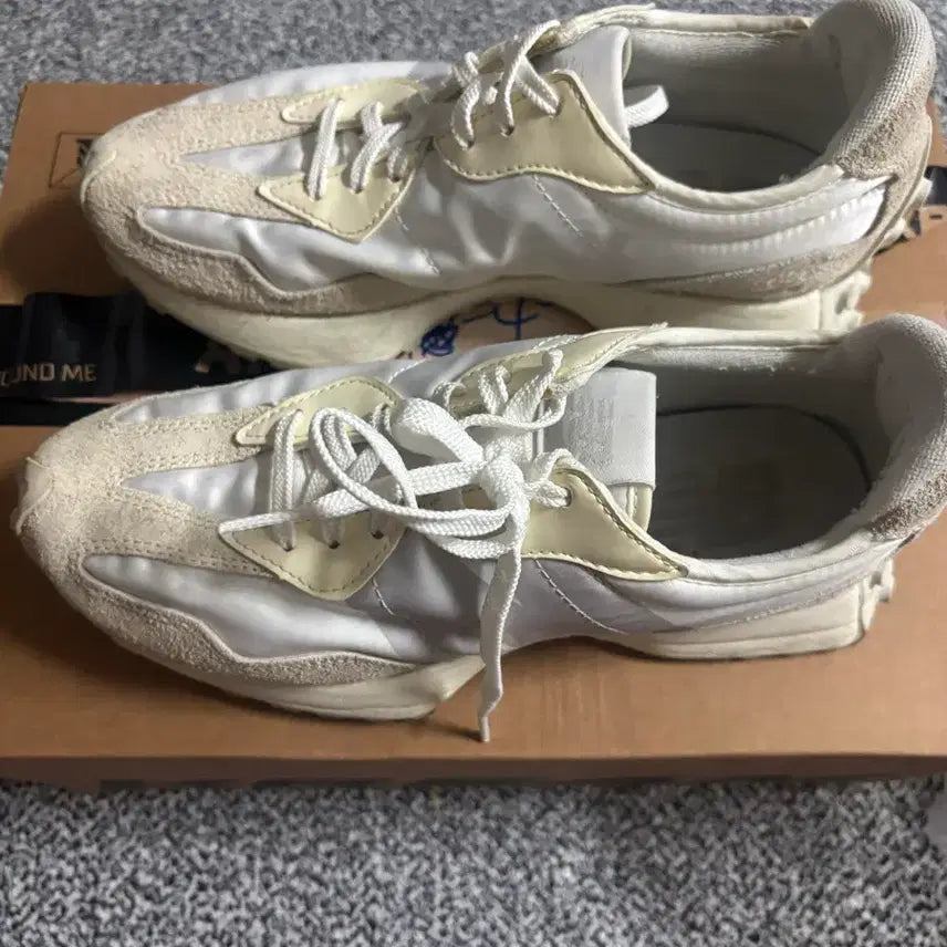 [BUNJANG] New Balance 327 White Sneakers / 뉴발란스327
