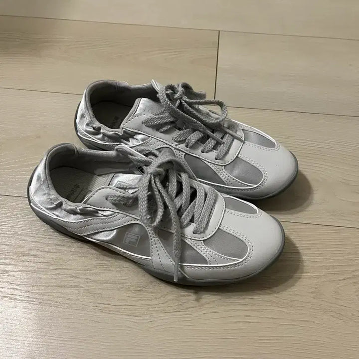 [BUNJANG] Fila Glio Silvermoon Shoes / 휠라 글리오 실버문 220
