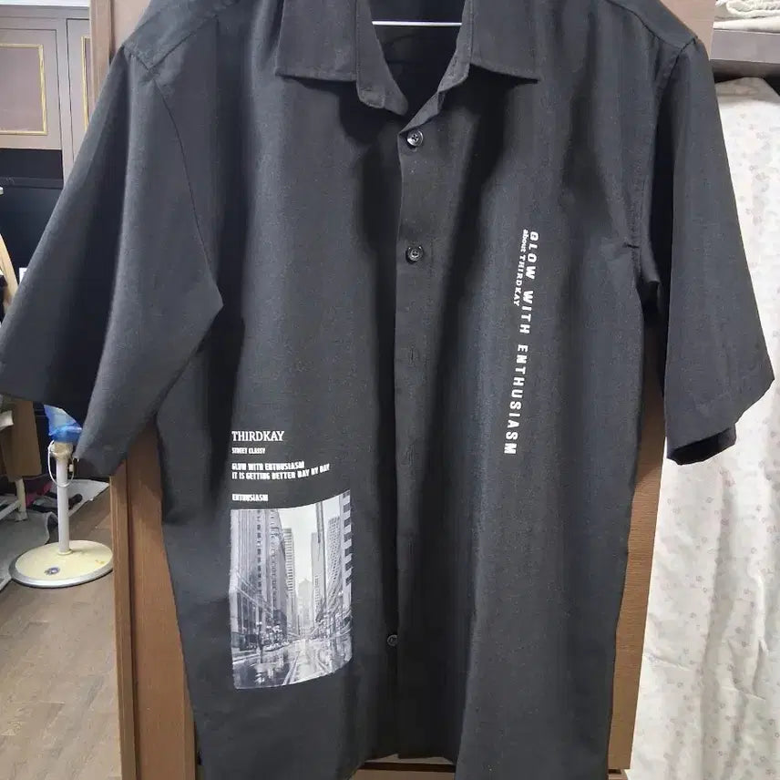 [BUNJANG] Black Short Sleeve Shirt (Size 95) / 블랙 반팔 셔츠(95)