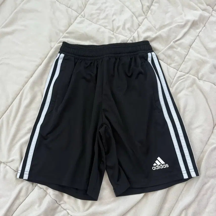 [BUNJANG] Adidas Black Shorts / 아디다스 블랙 반바지