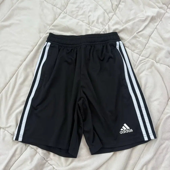 [BUNJANG] Adidas Black Shorts / 아디다스 블랙 반바지