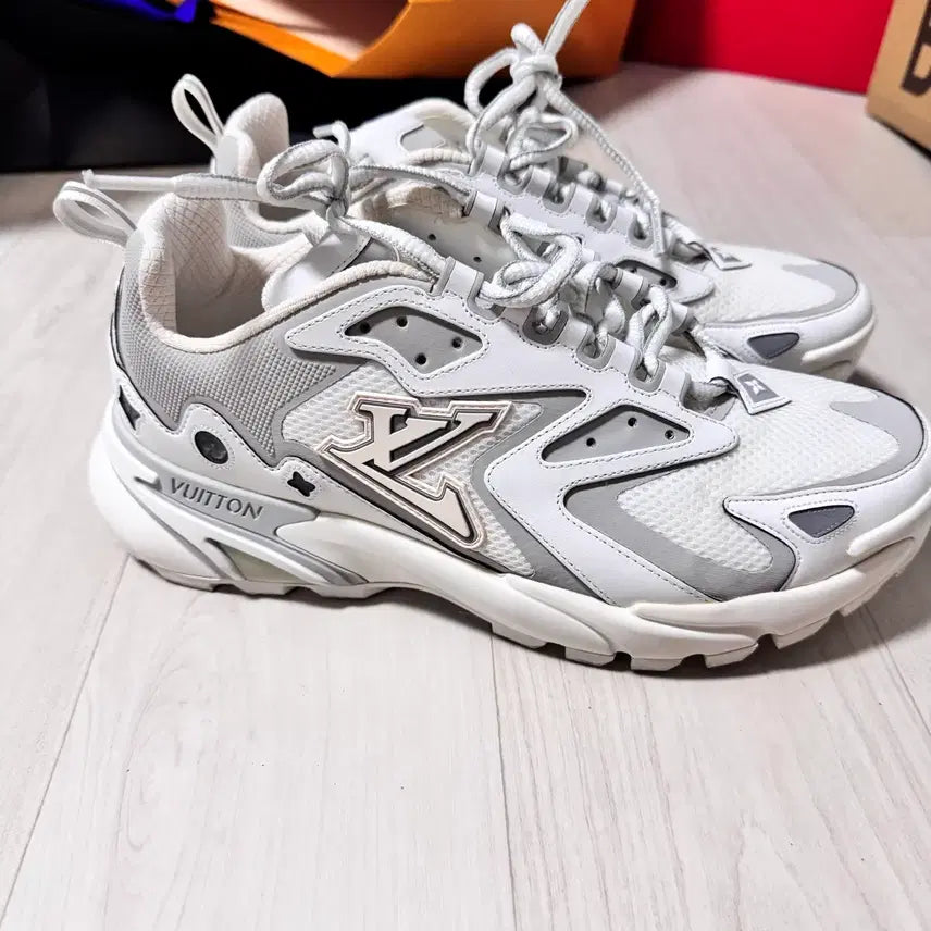 [BUNJANG] Louis Vuitton Tatic Runner Sneakers Size 6.5 / 루이비통 태틱 러너 스니커즈 6.5사이즈 판매합니다.