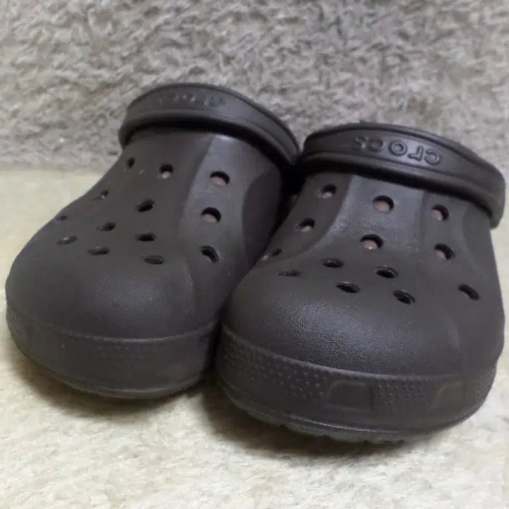 [BUNJANG] Crocs Brown Fur Lined Slippers / 후루룩구제2 여250 크록스 브라운 털슬리퍼 방한화 신발 260509