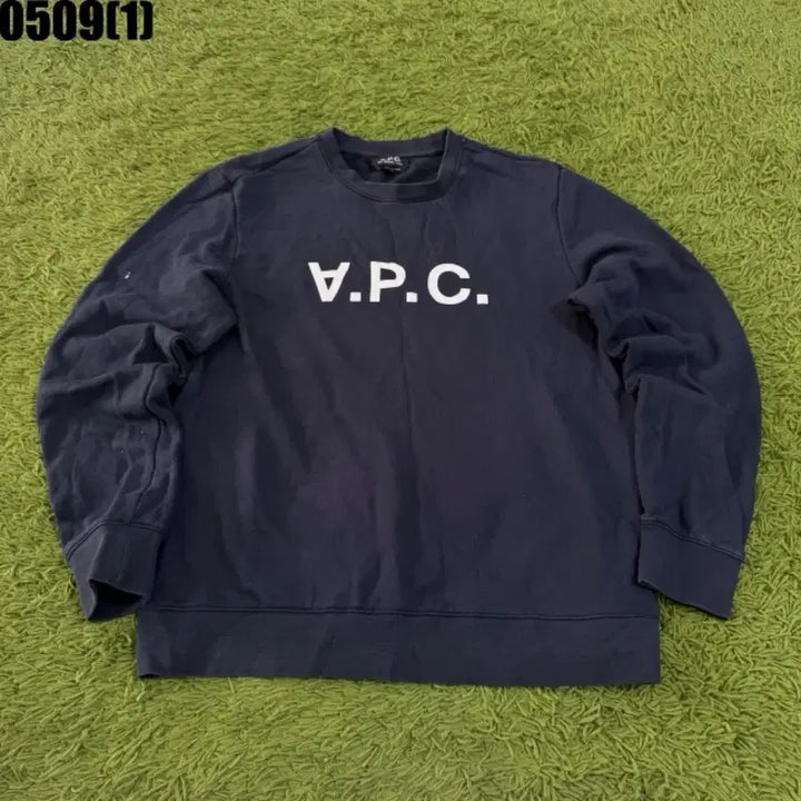 [SOLD OUT] A.P.C. 아페쎄 네이비 로고 맨투맨 L