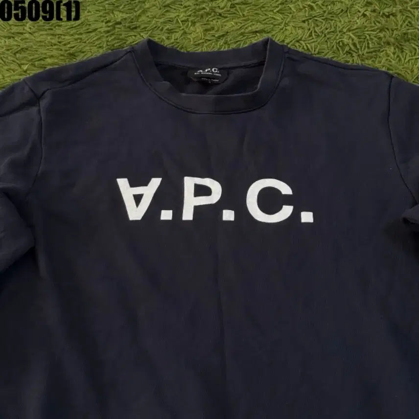 [SOLD OUT] A.P.C. 아페쎄 네이비 로고 맨투맨 L