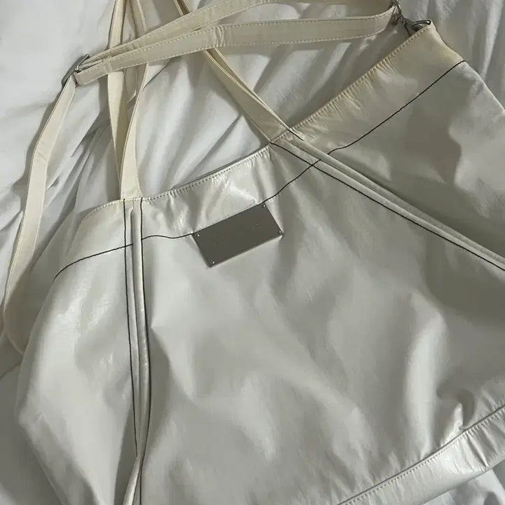 [BUNJANG] Matinkim Big Coating Tote Bag White / 마뗑킴 빅 코팅 토트백 흰색