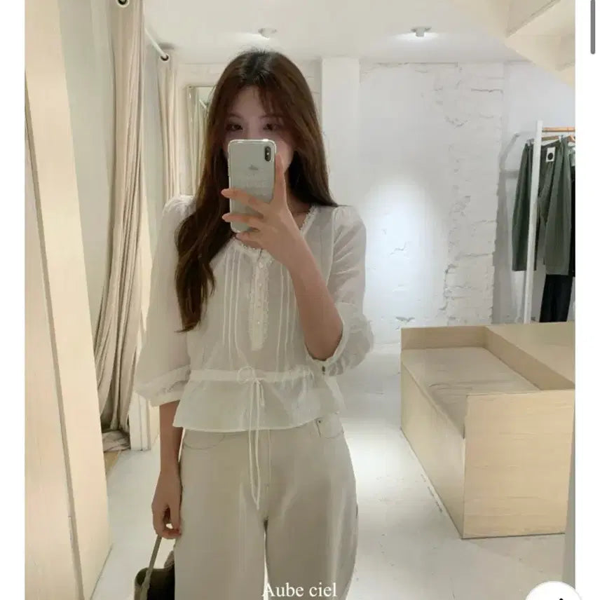 [BUNJANG] Liet É Clony Pintuck Blouse / 리에뜨 클로니 핀턱 블라우스
