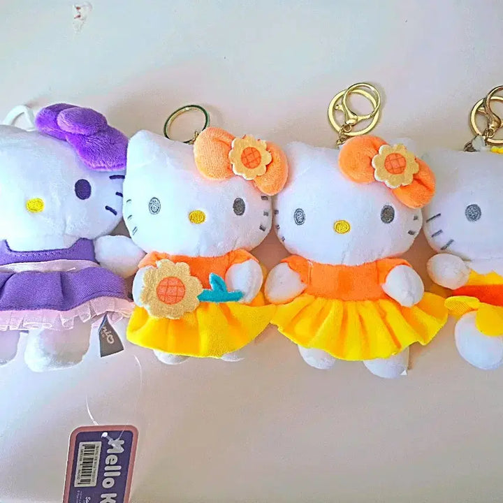 [BUNJANG] Hello Kitty Plush Keychain / 헬로키티 인형 키링 판매합니다