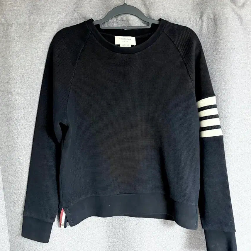 [BUNJANG] Thom Browne Diagonal Stripe Waffle Knit (3 Sizes) / [3] 톰브라운 사선완장 와플 니트 맨투맨