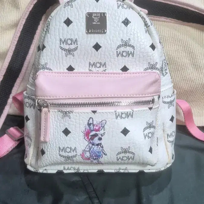 [BUNJANG] MCM Stark Rabbit Coated Small Backpack / MCM   스타크 비세토스   래빗   프린팅  코팅  스몰  벡팩