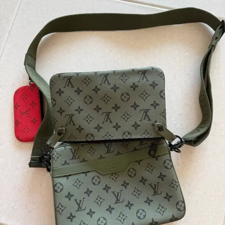 [BUNJANG] Louis Vuitton Trio Messenger Bag / 루이비통 트리오메신져