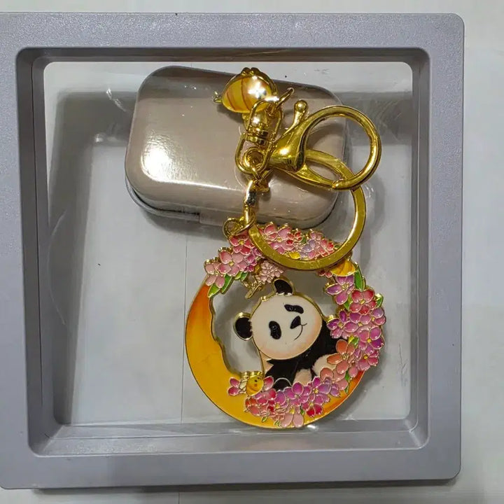 [BUNJANG] Fu Bao Metal Keychain / 푸바오 금속키링