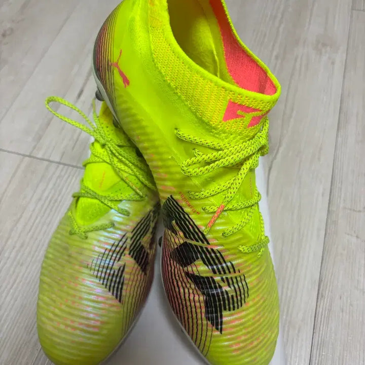 [BUNJANG] Puma Future 8 Ultimate MG Soccer Cleats / 퓨마 퓨쳐 8 얼티메이트 MG 260