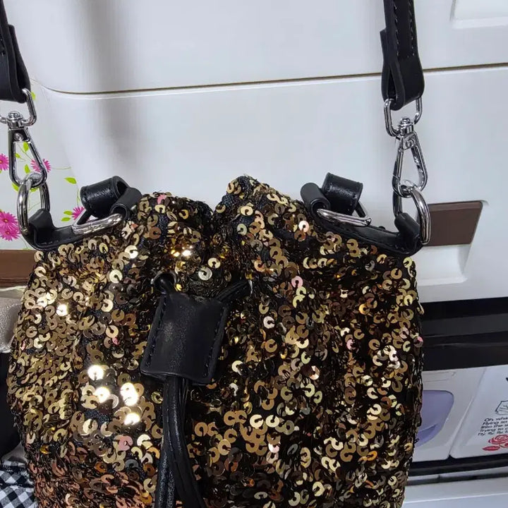 [BUNJANG] Sequin Cowhide Drawstring Bag / 스팽글 소가죽 복조리 가방