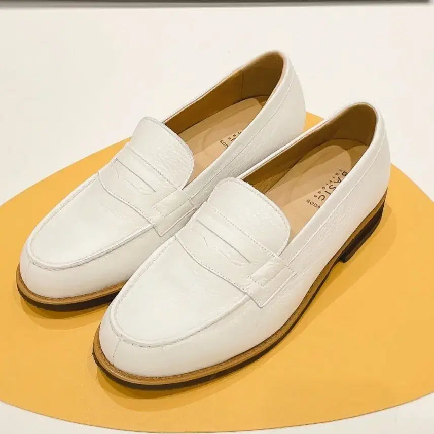 [BUNJANG] SODA Basic Edition White Leather Loafers - Size 260 / 소다 베이직 에디션 화이트 로퍼 260